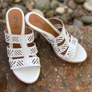 Softt Florissa Platform Leather Sandal White 7M